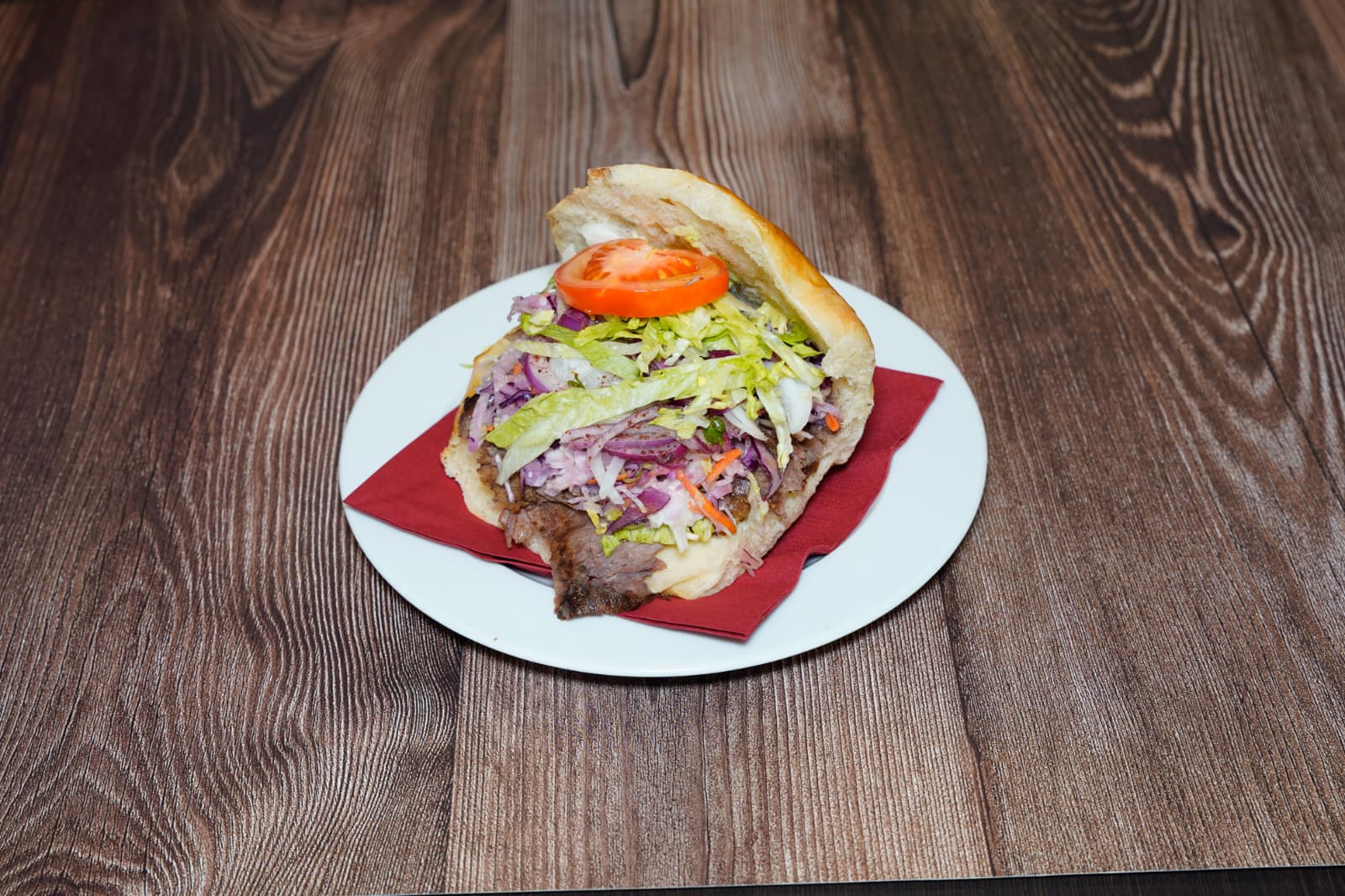 Döner im hausgemachten Brot im Restaurant Istanbul