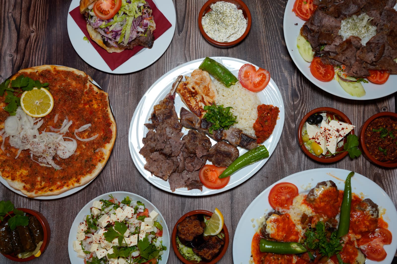Auswahl türkischer Gerichte im Restaurant Istanbul